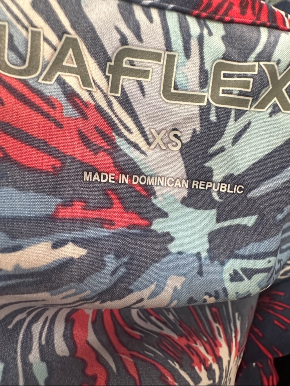 ๐ก Bundle of 2 NWOT Patriotic Scrub Tops Size XS/S - Picture 3 of 3